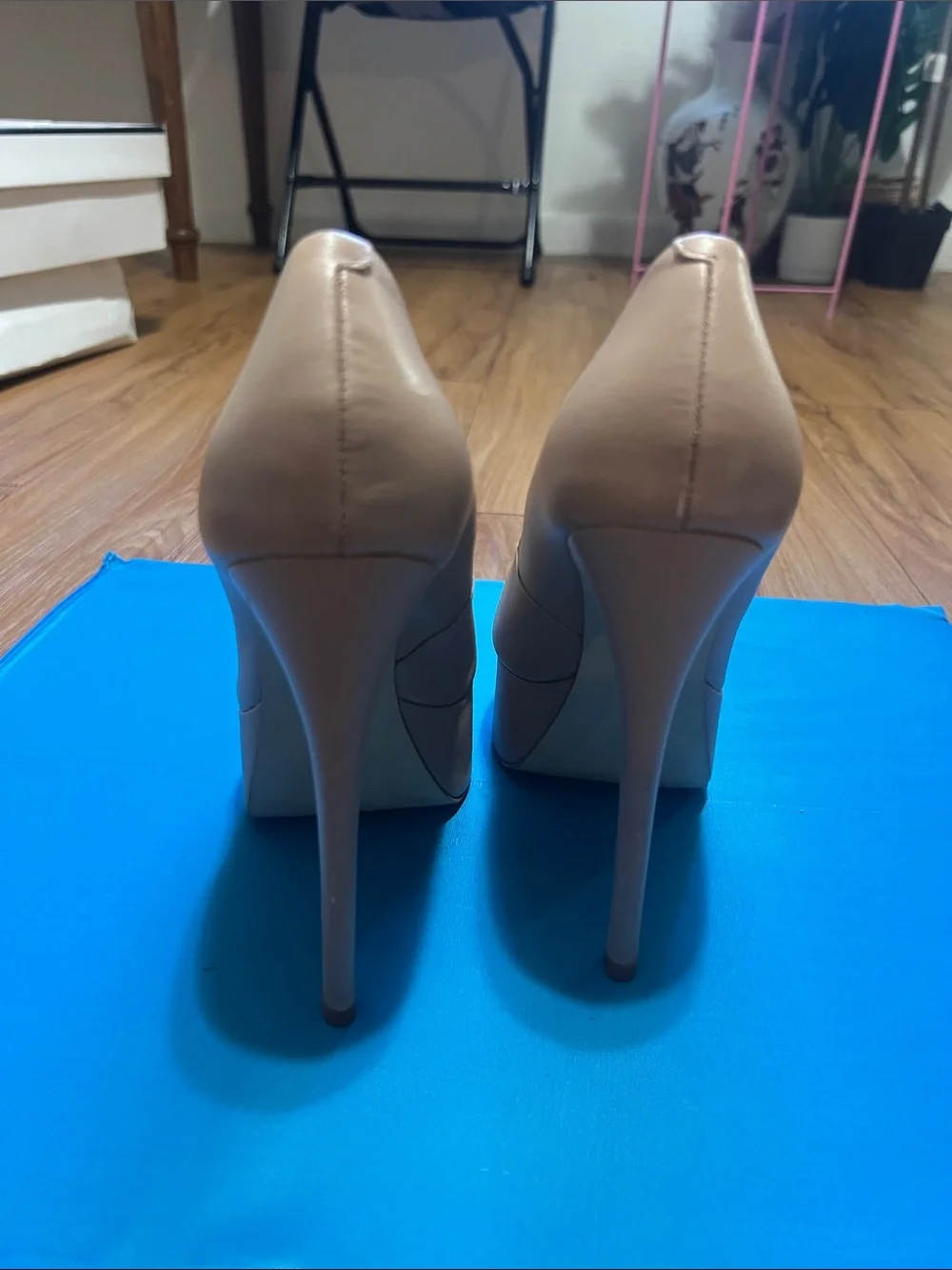 Steve Madden Beige Peep-Toe Platform Pumps
